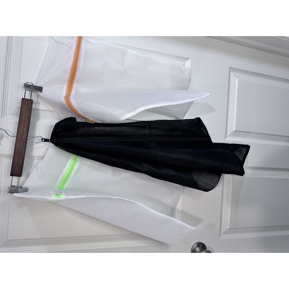 Bagail Laundry Bags with Zippers 2 at 15x19 and 1 at 22x24 Never Been Used